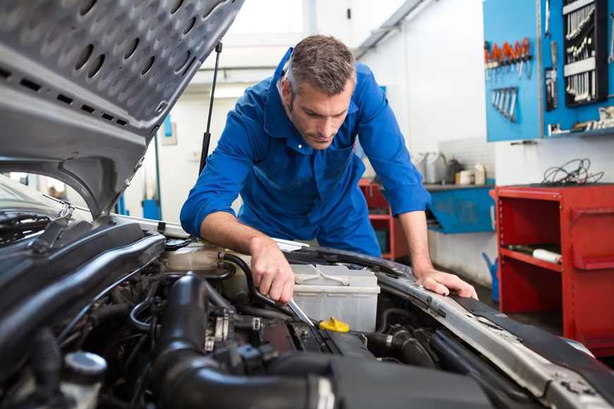 You are currently viewing Clunking Sound Under The Hood